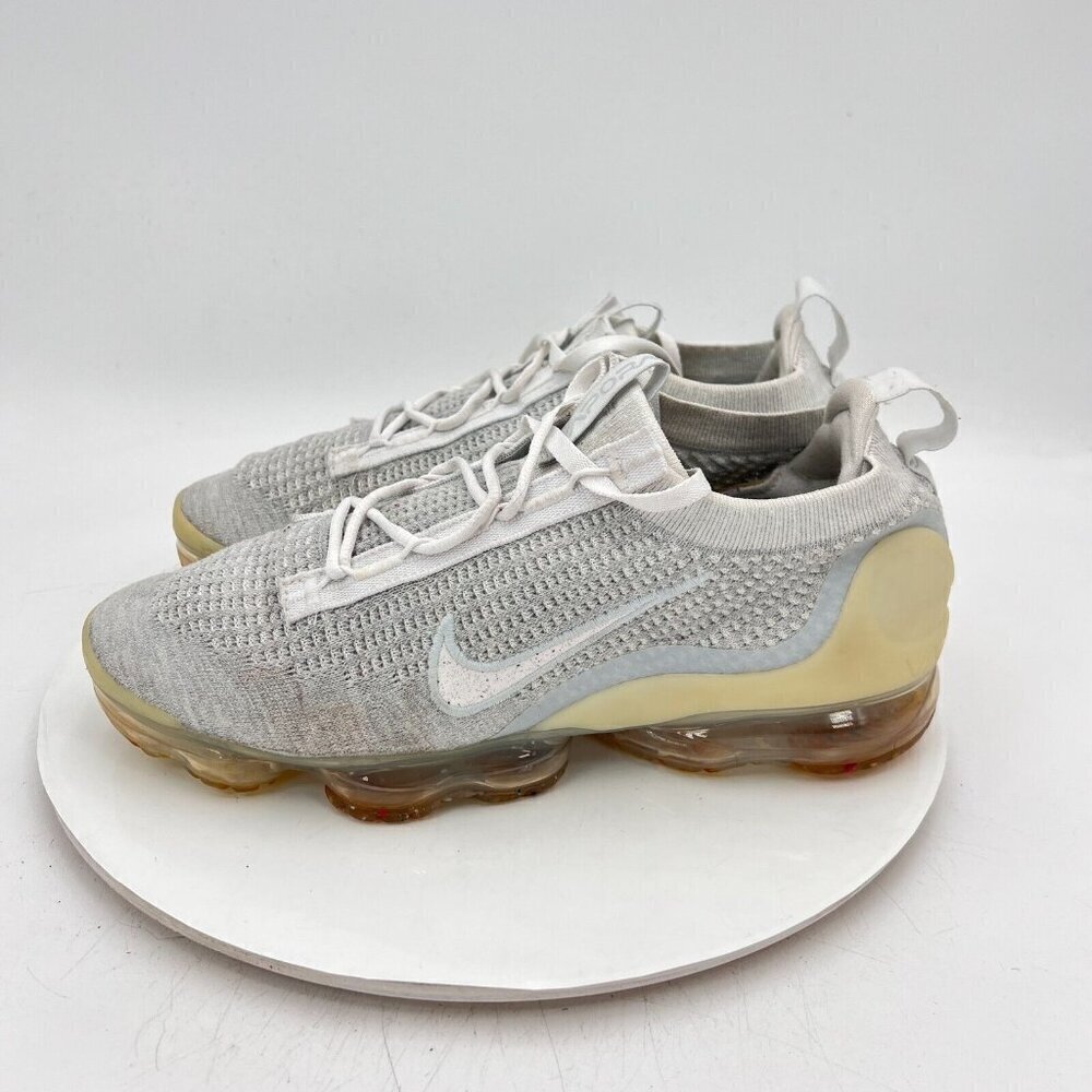 Nike Air VaporMax 2021 Flyknit Women Size 10.5 DC4112-100 White Running Shoes